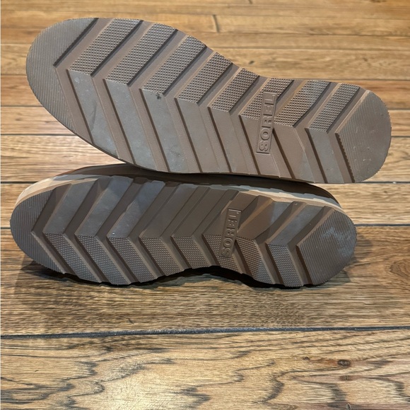 Sorel Waterproof Boots - Picture 4 of 5